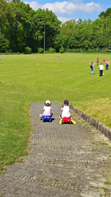 Bobbycar-Race an der Rampe