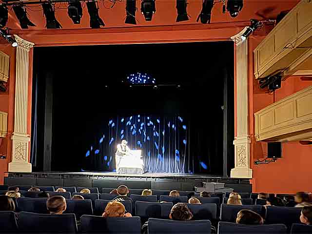 Besuch im Stadttheater Landsberg bei "Frederick"
