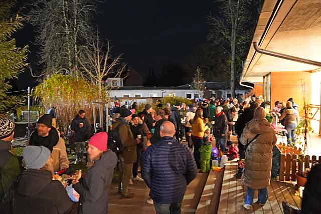 Sankt Martins-Fest im Garten des KInderhauses Riederau