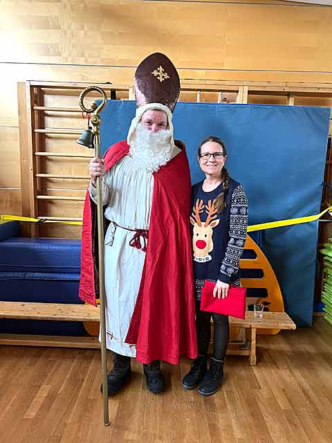 Der Nikolaus mit seiner Helferin war da