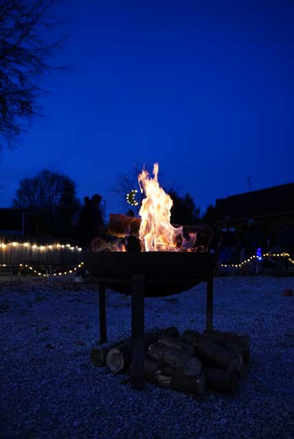 Flammen aus einer Feuerschale