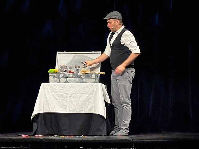 Besuch im Stadttheater Landsberg bei "Frederick"
